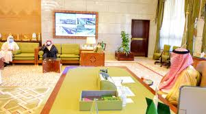 شدّد أمير منطقة الرياض الأمير فيصل بن بندر، اليوم (الإثنين)، على ضرورة تكثيف الجولات الرقابية على أماكن التجمعات في الأسواق وجه أمير منطقة الرياض، الأمير فيصل بن بندر، اليوم (الإثنين)، أمانة المنطقة وكل الجهات المختصة بالإفادة عاجلاً عن فاجعة افتراس كلاب. Ø³Ù…Ùˆ Ø£Ù…ÙŠØ± Ù…Ù†Ø·Ù‚Ø© Ø§Ù„Ø±ÙŠØ§Ø¶ ÙŠØ³ØªÙ‚Ø¨Ù„ Ø¹Ø¯Ø¯ Ø§ Ù…Ù† Ù…Ø¯Ø±Ø§Ø¡ Ø§Ù„Ù‚Ø·Ø§Ø¹Ø§Øª Ø£Ø¶ÙˆØ§Ø¡ Ø§Ù„ÙˆØ·Ù†