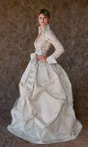 They No Longer Make This Dress And It S Way Outside Any Budget We D Have But A Girl Can Dream And T Winter Wedding Gowns Beautiful Gowns Beautiful Dresses