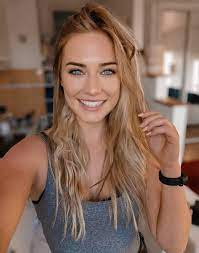 Women are definitely very beautiful in general. Eva Mikulski Irtr Beautifulfemales Beauty Beautiful Model