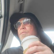 Fred Pharaoh Burns III (@pharaoh_vfb_travel_agent) • Instagram photos and  videos