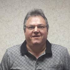 Leo Hatch's Instagram, Twitter & Facebook