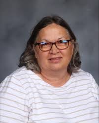 Deidre Robertson's Instagram, Twitter & Facebook