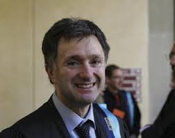 EUI Review Winter 05-06.indd