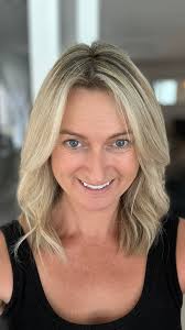 Compliment to a woman with platinum blonde hair