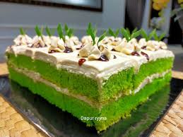 Mencari buttercream karamel yang lezat dan lezat? Kek Pandan Gula Melaka Kurang Manis Tapi Sedap Tak Sampai Sehari Dah Licin Pa Ma