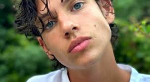 Giovanni Antonacci concorrente di Amici 23? Papà e nonno sono due star: di  chi si tratta