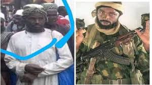 Abubakar shekau, le piètre acteur jouant le rôle de chef de boko haram a disparu de la dernière vidéo diffusée par le groupe terroriste. Le Chef De Boko Haram Abubakar Shekau Devenu Un Mendiant A Abidjan