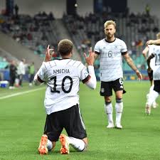توج منتخب ألمانيا تحت 21 عاما ببطولة كأس الأمم الأوروبية لكرة القدم للشباب، التي استضافتها المجر وسلوفينيا. Ù…Ù†ØªØ®Ø¨ Ø£Ù„Ù…Ø§Ù†ÙŠØ§ Ø¨Ø·Ù„Ø§ Ù„Ø£Ù…Ù… Ø£ÙˆØ±ÙˆØ¨Ø§ Ù„Ù„Ø´Ø¨Ø§Ø¨ Ø¨Ù‡Ø¯Ù ÙÙŠ Ø´Ø¨Ø§Ùƒ Ø§Ù„Ø¨Ø±ØªØºØ§Ù„ ÙÙŠØ¯ÙŠÙˆ ÙŠÙˆÙ… Ù†ÙŠÙˆØ²