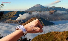 Gunung bromo merupakan bagian dari taman nasional bromo tengger semeru. Wisata Gunung Bromo Dengan Panorama Terbaik Se Asia Tenggara Wisatago The Solution In Your Traveling
