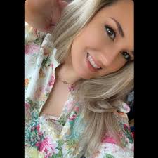 Caramel Cashew Haystacks are loaded with salted cashews and mini caramel  bits! RECIPE: https://www.lemontreedwelling.com/caramel-cashew-haystacks/