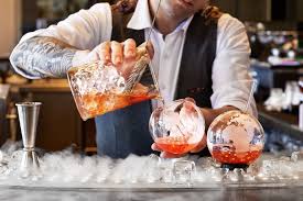 At Hotel Arts Barcelona S P41 Bar Coctelarium Cocktails And Art Collide Under The Leadership Of Mixologist Die Cocktail Art Hotel Art Food Drink Photography