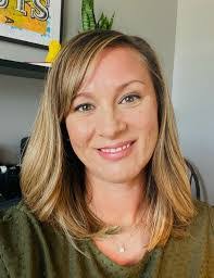 Laurie Koch's Instagram, Twitter & Facebook