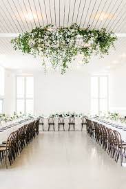 This Modern Affair Is Redefining What We Think Of Rustic Minimalist Wedding Decor Modern Minimalist Wedding Rustic Backdrop