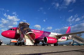 Rezervati bilete de avion spre roma pentru o calatorie in italia! Wizzair Introduce Wizz Tours Zboruri Cu Pachete De Vacanta Cat Costa O Vacanta La Roma Lisabona Sau In Malta