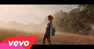 Seyi shay, right now isimli parçasına hazırlamış olduğu video klip çalışmasıyla seveneriyle buluştu. Seyi Shay Right Now Official Video Shay Video Music Videos