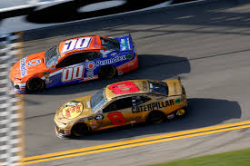 Some nascar fans have a problem with that. Daytona 500 Who Is In The Lead Of The Annual Nascar Race