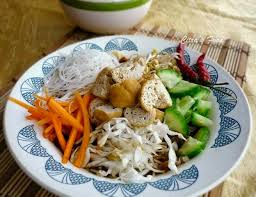 Sajikan panas dengan bawang goreng, acar mentimun atau irisan tomat jika suka. Citra S Home Diary Tahu Acar Tofu Salad Indonesian Tofu Salad