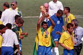 Colección de anthony gonzales • última actualización: Tetra Pela Selecao No Mundial De 1994 Viola Vem A Manaus Para Disputar A 1Âª Copa De Futevolei Esportes A Critica Amazonia Amazonas Manaus