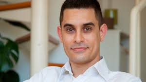 San Fernando de Henares cancela un espectáculo de David Suárez por burlarse  del municipio