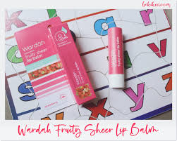 Kulit pun akan terasa lebih halus, lembut, serta kenyal dan bersinar. Pelembab Bibir Favorit Wardah Everyday Fruity Sheer Lip Balm Bekika Room