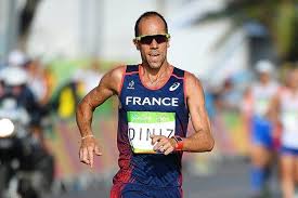Le français yohann diniz, double champion d'europe du 50 km marche (2006/2010), a battu samedi à reims le record du monde du 50.000 m environ un millier de personnes ont acclamé le marcheur à son arrivée. Yohann Diniz 50km Marche Ce Serait Bien De Le Faire Une Fois L Equipe