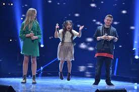 Mit blinde passagiere von johannes oerding holte sich egon und damit dem team stefanie den sieg. The Voice Kids 2018 Anisa Gewinnt Das Finale Und Ist Jungste Siegerin Aller Zeiten Express De
