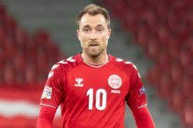 El mundo del fútbol, entre ellos jugadores como arturo vidal, han enviado mensajes de apoyo a christian eriksen, quien se desplomó en la euro. Zq7rslnygb9vim