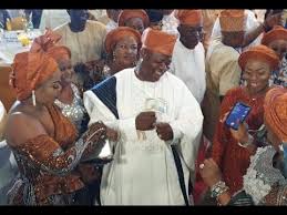 Paying tribute to the deceased, tiwa shared a video via her instagram account on wednesday morning, where she described him as a brave peace maker who was always willing to take a bullet for those he loved and cared about. Odunlade Adekola Olaiya Igwe Others Dance In With Yinka Quadri As Funke Etiil Sprays Him Money Youtube