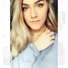 Natalie Vavra's Instagram, Twitter & Facebook