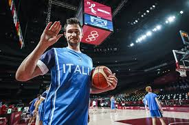 L'italia del basket batte la germania nella partita d'esordio di queste olimpiadi.dopo un primo tempo deludente, complice una mancata attenzione difensiva azzurra e delle percentuali surreali tedesche dall'arco, l'italia trova una grande reazione nel secondo tempo, trascinata soprattutto da fontecchio (20 punti per lui) e tonut (18). Funyl Xlis0tzm