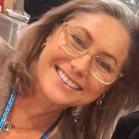 900+ "Beck <" profiles