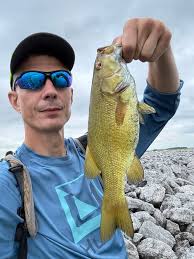Grateful for a few casts… left em munching Tonight I believe the bite is  going to be fire all evening. Especially for Walleye