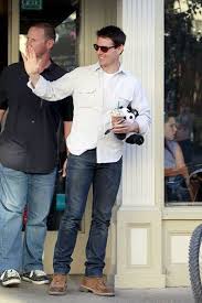 The dashing actor, currently in the uk filming the seventh mission: Tom Cruise Fashion And Style Tom Cruise Dress Clothes Hairstyle Famousfix