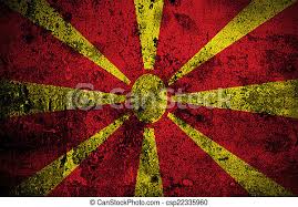 De vlag van macedonie is geel met rood en in het midden een cirkel die een beetje op de zon lijkt. Skopje Grunge Vlag Macedonie Hoofdstad Canstock