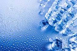 Kühlt man wasser ab, verringert es zunächst sein volumen. Was Passiert Wenn Wasser Gefriert Eine Erklarung