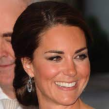 Weil kate wie bereits bei den ersten beiden schwangerschaften unter schwangerschaftsübelkeit leidet. Herzogin Catherine 27 780 Euro Fur Die Schonheit Schonheit Herzogin Catherine Herzog