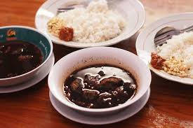Nasi campurnya enak bngt & mengenyangkan, es campur ala jadul tapi seger & nagihhh.higienis, packing rapi. Rawon Setan Bu Sup Kuliner Surabaya Penggugah Selera