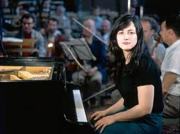 From the beginning, she wasn't a mechanical virtuoso, only concerned with dexterity and speed. Conheca Martha Argerich Lenda Da Musica Classica A Melhor Pianista Do Planeta