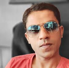 Meet Manoj Modi. Known as Mukesh Ambani's right hand, Manoj Modi has been a  key strategist in the company's journey across telecom, retail, and digital  transformation. Their journey began in college, where