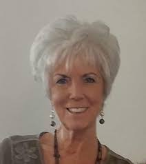 Kim Manzi's Instagram, Twitter & Facebook