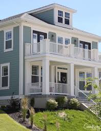 How To Choose The Right Exterior Paint Colors In 2020 Exterior House Colors Exterior House Paint Color Combinations House Paint Exterior