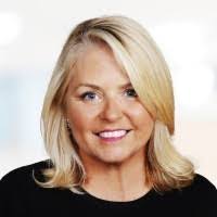 Melissa Schatz's Instagram, Twitter & Facebook