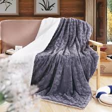 It uses artificial materials and typically has two sides. How To Buying Guide On Finding The Right Throw Blanket Faux Fur Cr Dada Bedding Collection