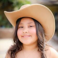 Destiny Castro (@destiny.castro3)