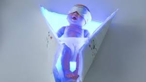 Su objetivo es tratar la ictericia neonatal sin comprometer la relación entre la madre y el recién nacido. How To Use The Bilicocoon Nest Phototherapy System Youtube
