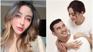 Her breakthrough role came as the lead actress in romantic drama series cinta smu (2001). Potret Mesra Ali Syakieb Dan Pacar Cantiknya Margin Wieheerm Sudah Move On Dari Citra Kirana Banjarmasin Post