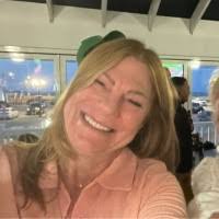 Diana Pennington's Instagram, Twitter & Facebook