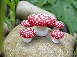 Fairy Mushroom Toadstool Table And Chairs Set For Quarter Etsy Polymer Clay Fairy Fairy Crafts Clay Fairies