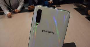Samsung galaxy a50 price in india starts at rs 17,490. Samsung Galaxy A50 First Impressions Flagship Features At Relatively Affordable Price 91mobiles Com