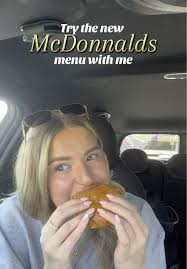 Try the new maccies menu with me 🍔 #fyp #foodtok #mcdonaldsdrivethru  #foodies #foodreview